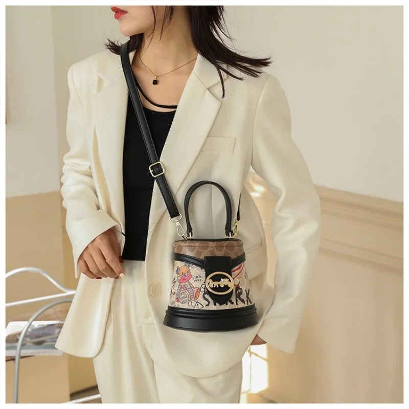 2026 Mini Cartoon Bear Bucket Bag – Cute PU Crossbody for Everyday Style