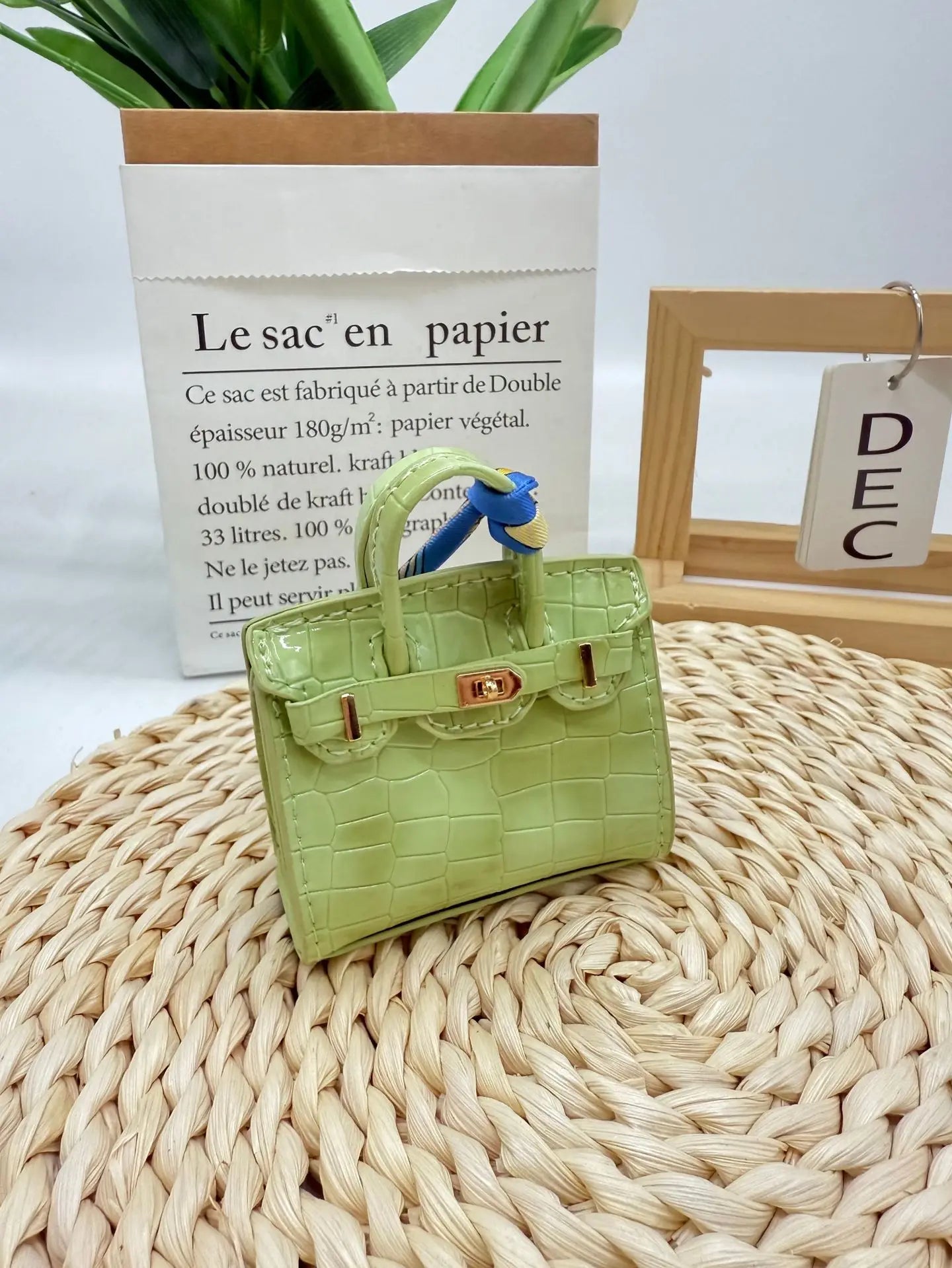 Mini Crocodile Pattern Earphone Case - Compact Travel Accessory Pouch