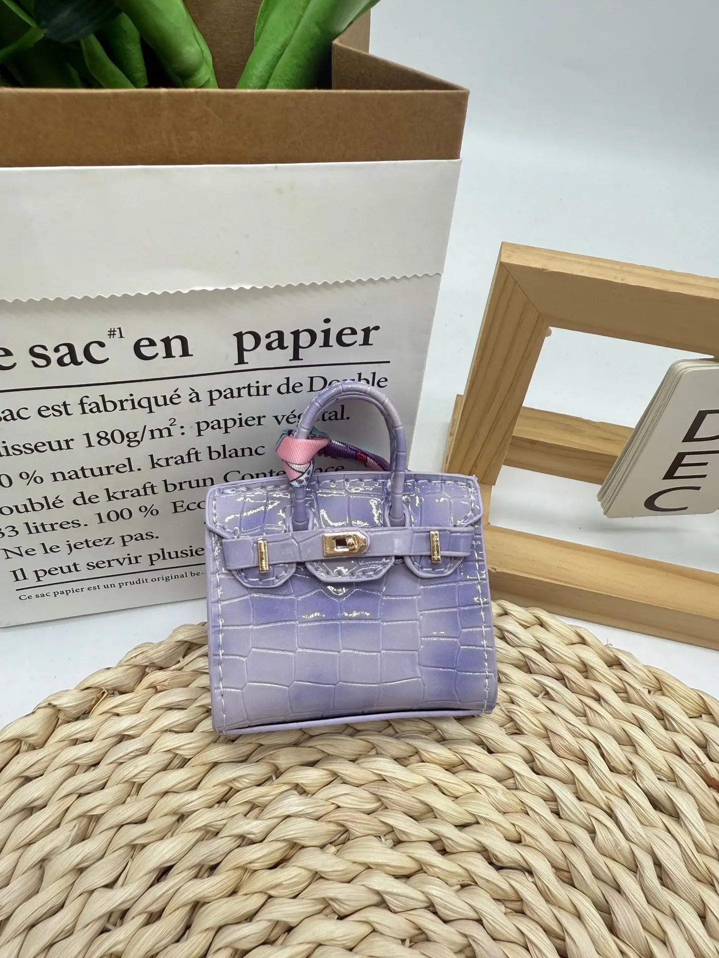 Mini Crocodile Pattern Earphone Case - Compact Travel Accessory Pouch